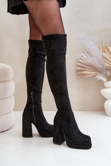 Botas largas con caña sobre la rodilla, con tacones y plataforma color negro Nadelian 2