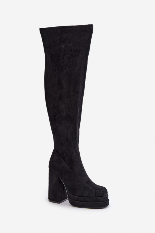 Botas largas con caña sobre la rodilla, con tacones y plataforma color negro Nadelian