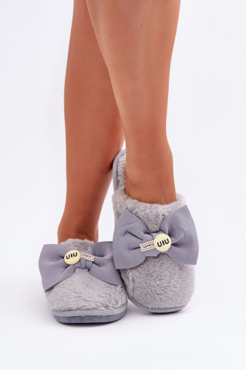 Zapatillas Femenino con un abrigo de piel I Arco color gris Olfedi