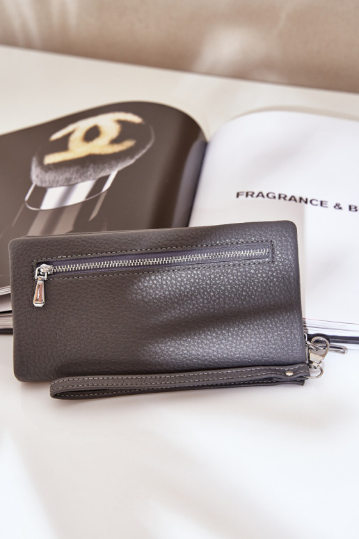 Cartera grande de mujer con una huella de cuero ecológico color gris Tiene quertiel