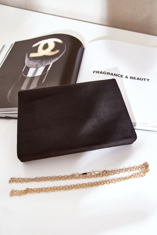 Tiene queno tipo de sobre Con decoraciones con corazonesm de gamuza ecológicaoAa negro Evilinas