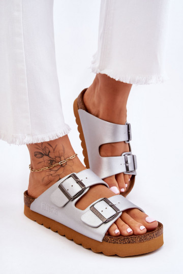 Chanclas clásicas para mujer Big Star LL274476 en color plateado 2
