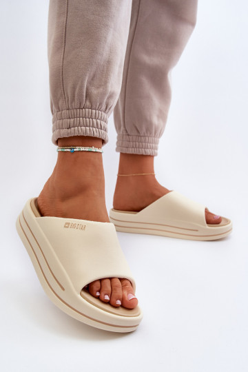 Chanclas de mujer con plataforma Big Star NN274A034 en color arena