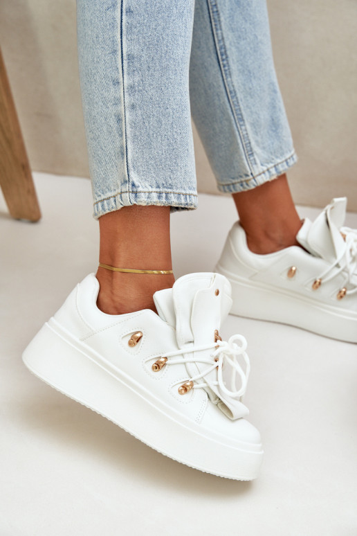 Zapatillas modelo zapatos. Femenino con una plataforma el color blanco Dolistana Zapatillas modelo zapatos. Femenino con una plataforma el color blanco Dolistana