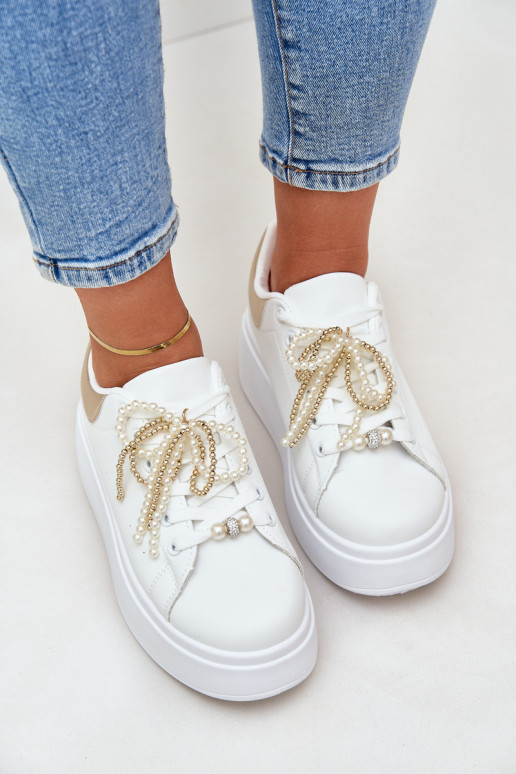 Zapatillas modelo zapatos. Femenino con una plataforma con hermosos detalles Blanco-color dorado Lerissna