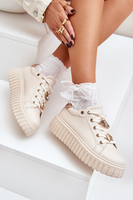 Zapatillas modelo zapatos. Femenino Z Przypinkami beige Grelesi Zapatillas modelo zapatos. Femenino Z Przypinkami beige Grelesi