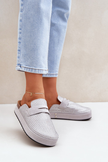 Zapatillas de mujer decoradas con circonitas y plataforma color gris Deorani