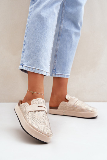 Zapatillas de mujer decoradas con circonitas y plataforma color arena Deorani 2