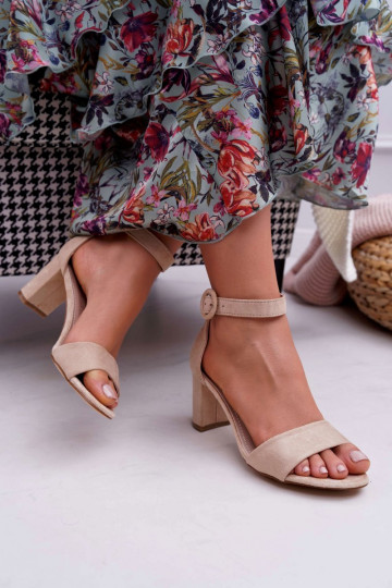 Sandalias de tacón alto de ante para mujeres color arena Lexi 2