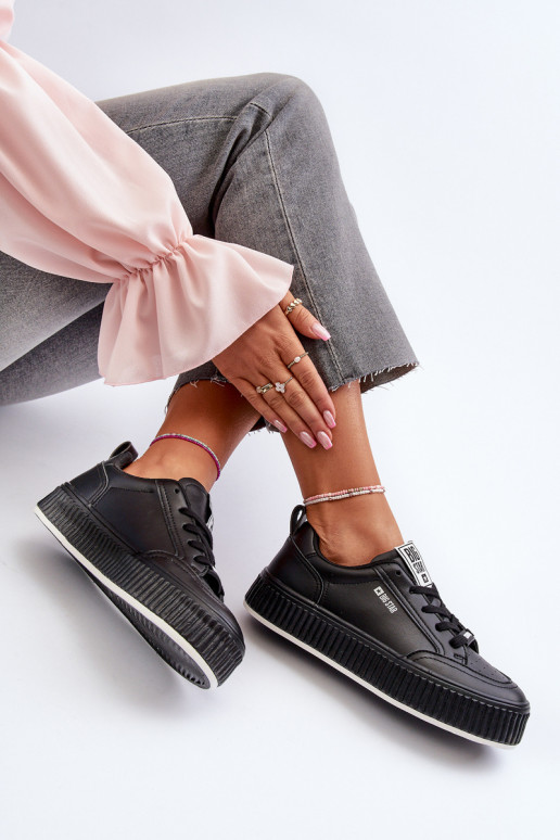 Zapatillas modelo zapatos. Femenino con una plataforma Big Star NN274255 de color negro