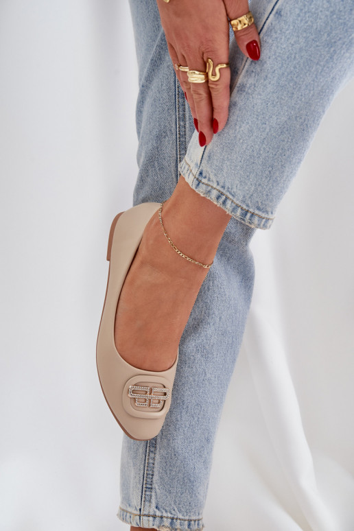 bailarinas Sobre suela plana con adornos beige Ainoria bailarinas Sobre suela plana con adornos beige Ainoria