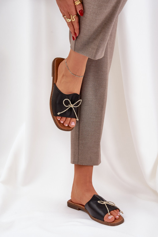 Zapatillas Sobre suela plana para decorar Kokardką de color negro Deonelis Zapatillas Sobre suela plana para decorar Kokardką de color negro Deonelis