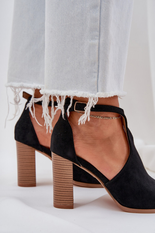 sandalias con tacones Z de gamuza ecológicau de color negro Lanadriena