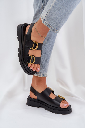 Sandalias de cuero sintético para mujeres con hebillas color negro Vulinea