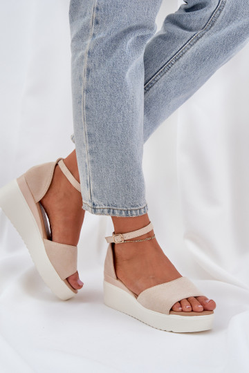 Sandalias ligeras con una plataforma I Sutilm Koturnie color marfil Gillifia