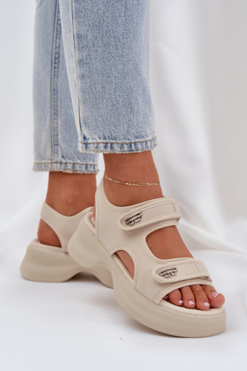 Sandalias ligeras con una plataforma color marfil Deniffia 2