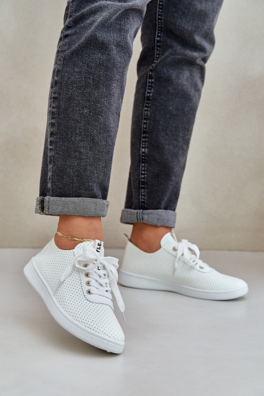 Deportivas de mujer caladas con cordones color marfil Carinel Deportivas de mujer caladas con cordones color marfil Carinel