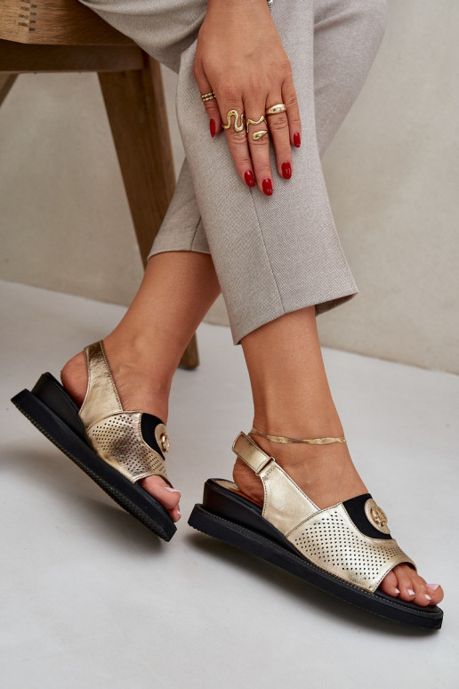 Sandalias de mujer con una plataforma color dorado Isnnoria