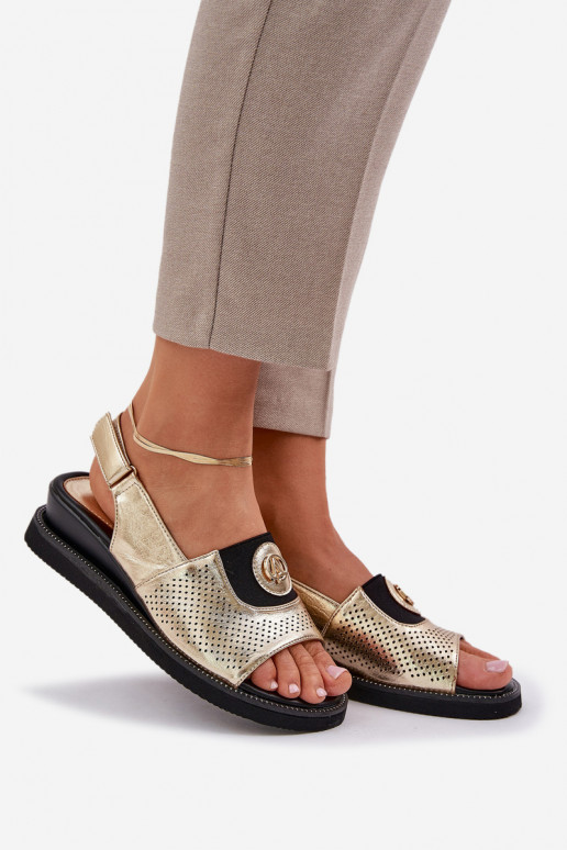 Sandalias de mujer con una plataforma color dorado Isnnoria