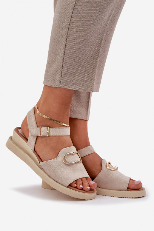 Sandalias de mujer con una plataforma con adornos beige Salianes