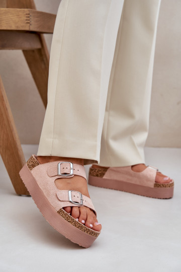 zapatillas de mujer con una plataforma con hebillas color rosa Aramia