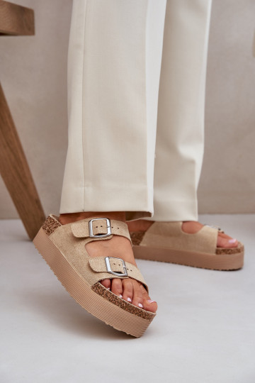 zapatillas de mujer con una plataforma con hebillas beige Aramia 2