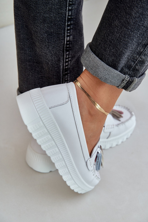 Piel mocasines de mujer con flecos con una plataforma I Koturnie el color blanco Eleazetta Piel mocasines de mujer con flecos con una plataforma I Koturnie el color blanco Eleazetta