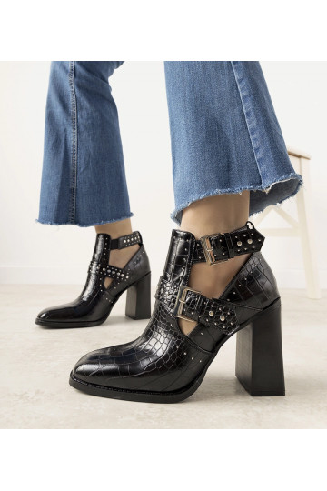 Botines negros calados con...