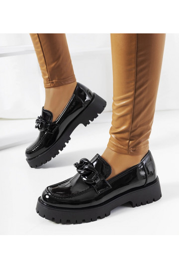 Zapatos negros de charol...