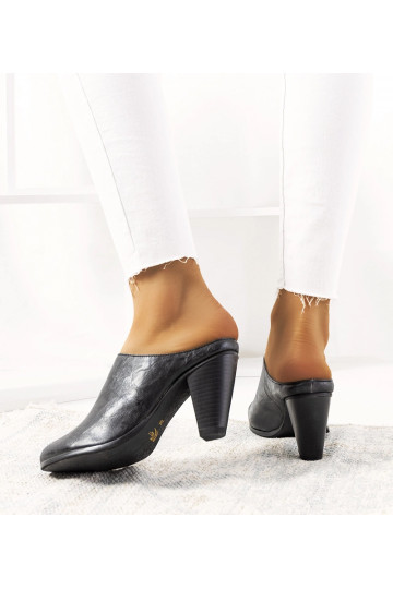 Mules de tacón Plotkin negros 2