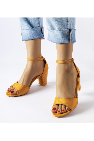 Sandalias de tacón de aguja...