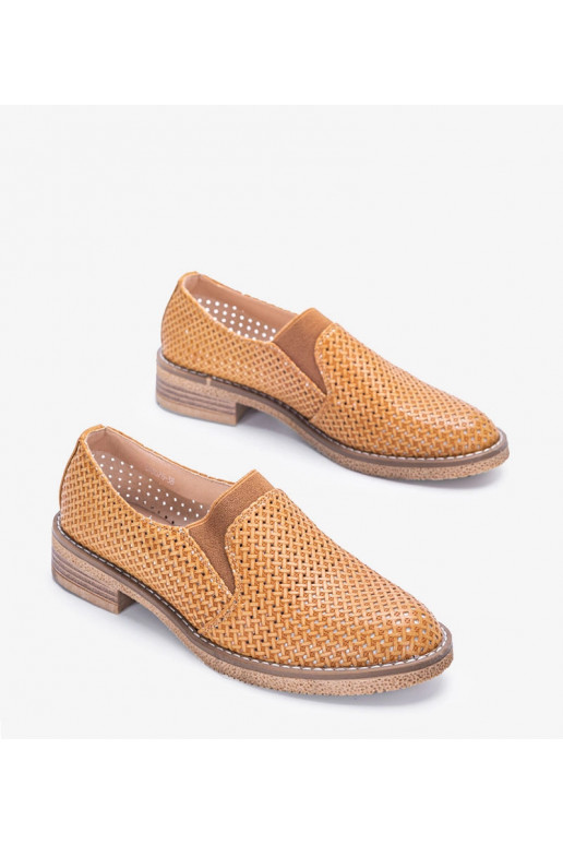 Zapatos marrones calados Nilde