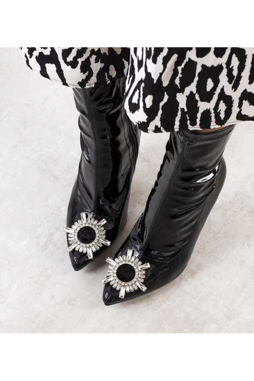 Botines de piel charol negra con...