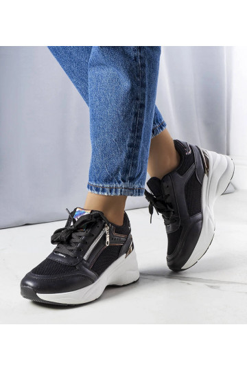 Zapatillas de cuña negras...