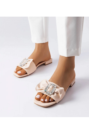 Sandalias elegantes beige...