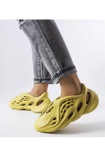 Pantuflas de espuma verde... 2