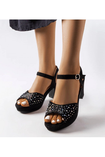 Sandalias de tacón negras... 2