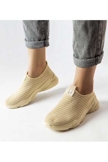 Zapatillas sin cordones...