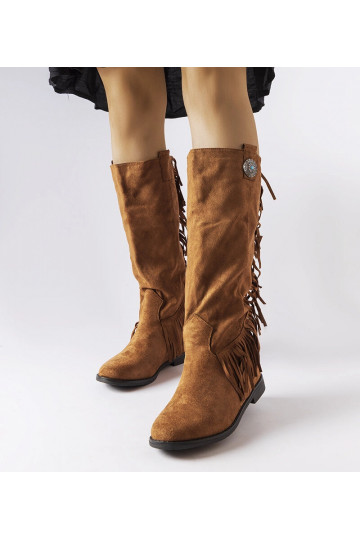 Botas marrones con cuña...