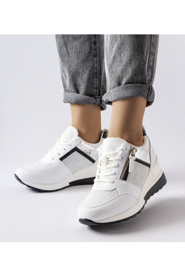 Zapatillas de cuña blancas...