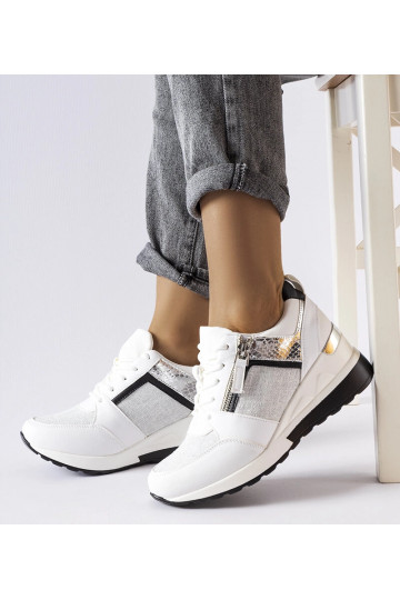 Zapatillas de cuña blancas... 2