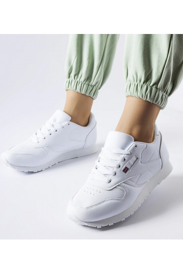 Zapatillas clásicas blancas...