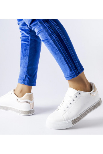 Zapatillas blancas y beige...