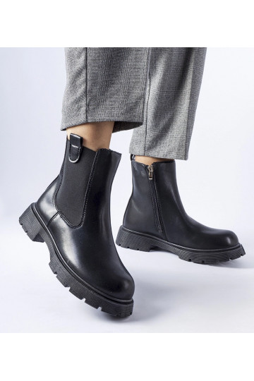 Botines clásicos negros...