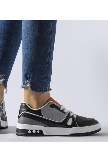 Zapatos negros con lengüeta... 2