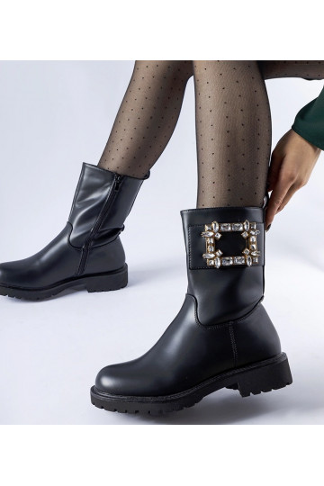 Botines negros decorados... 2