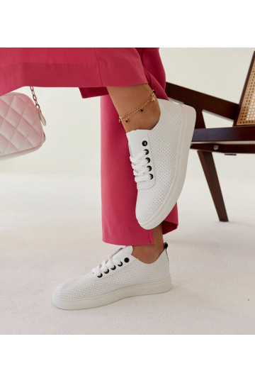 Zapatillas blancas de piel...