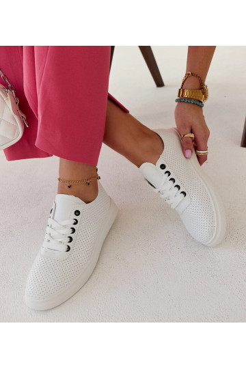 Zapatillas blancas de piel... 2