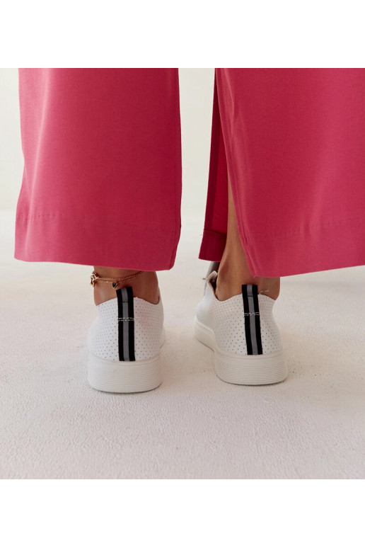 Zapatillas blancas de piel ecológica...