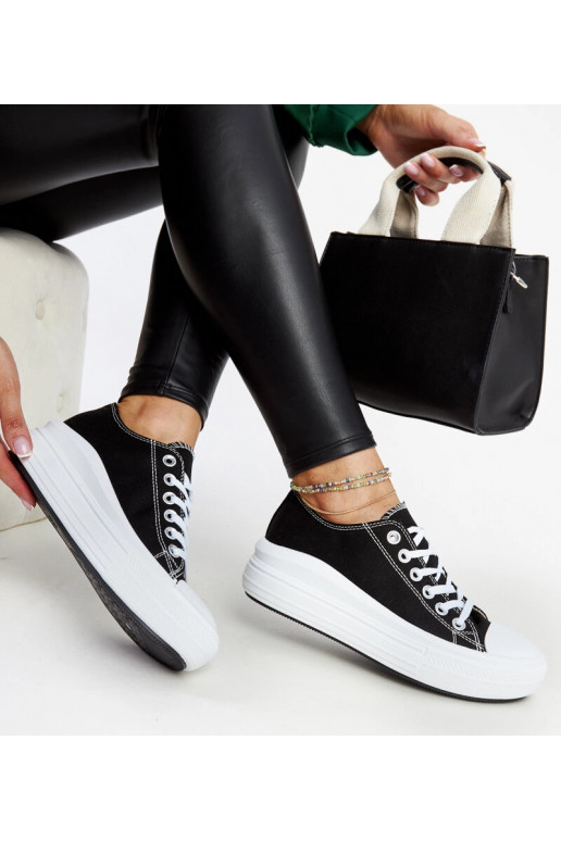 Zapatillas negras con plataforma...